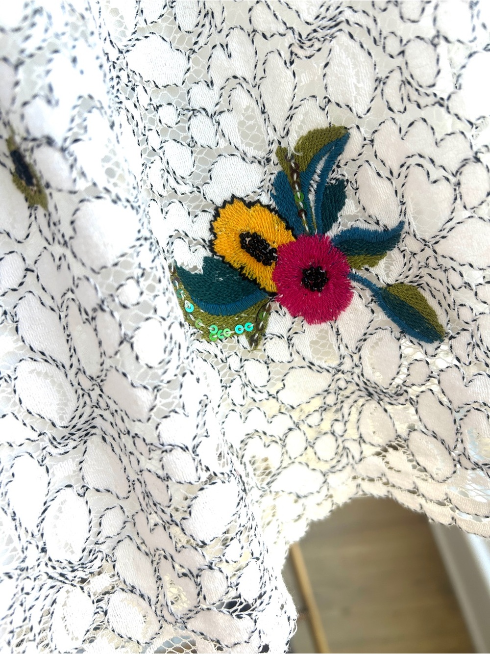 Maeve Anthropologie Macie tank embroidered sequins white lace 0 Petite - Picture 6 of 9